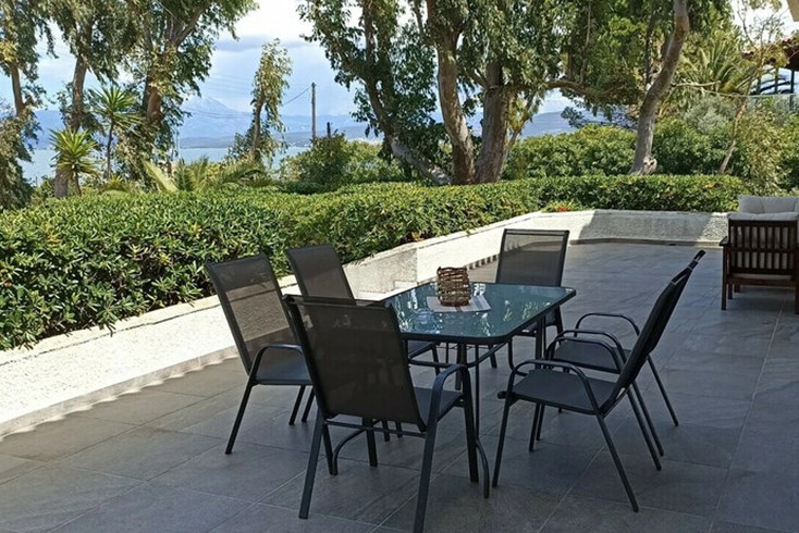 Realty photo 2