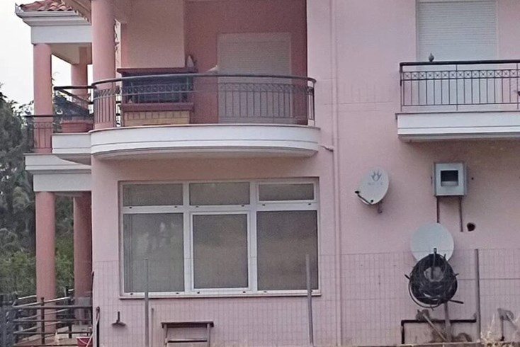 Realty photo 2