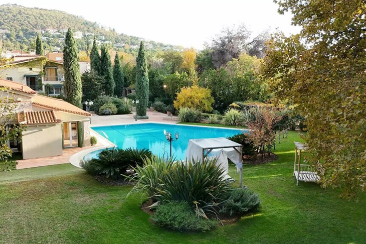 Realty photo 2