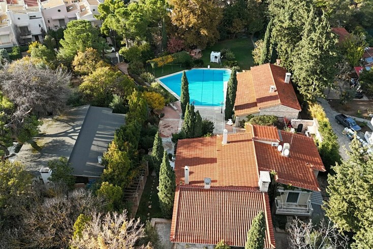 Realty photo 1