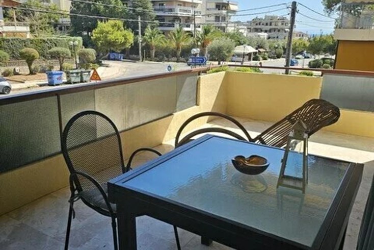 Realty photo 1