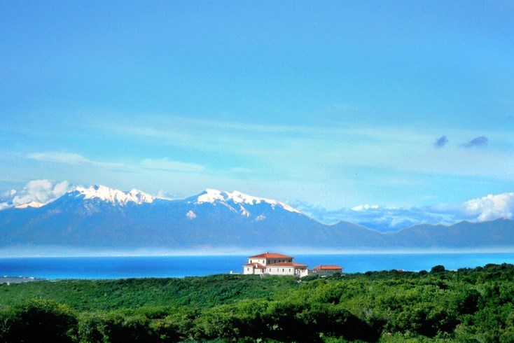 Realty photo 1