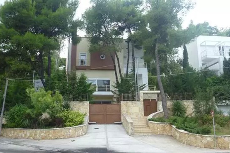 Realty photo 2