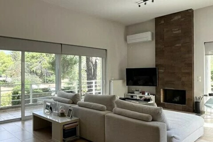 Realty photo 3