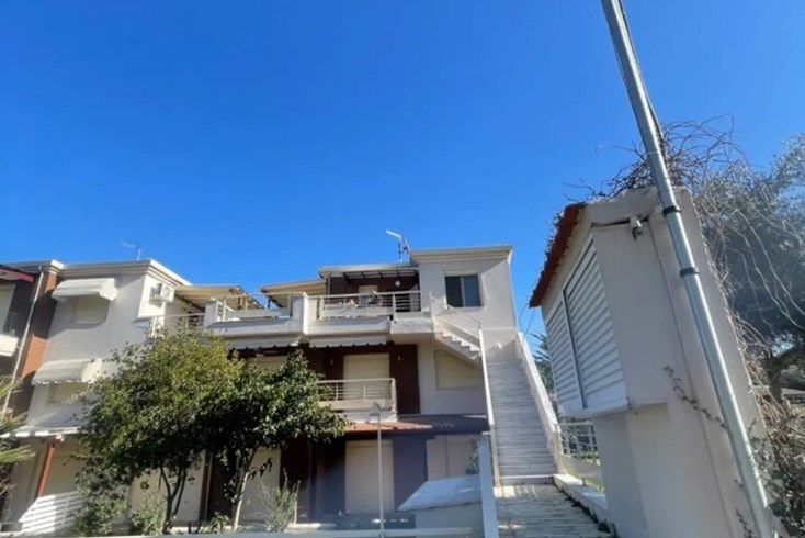 Realty photo 3
