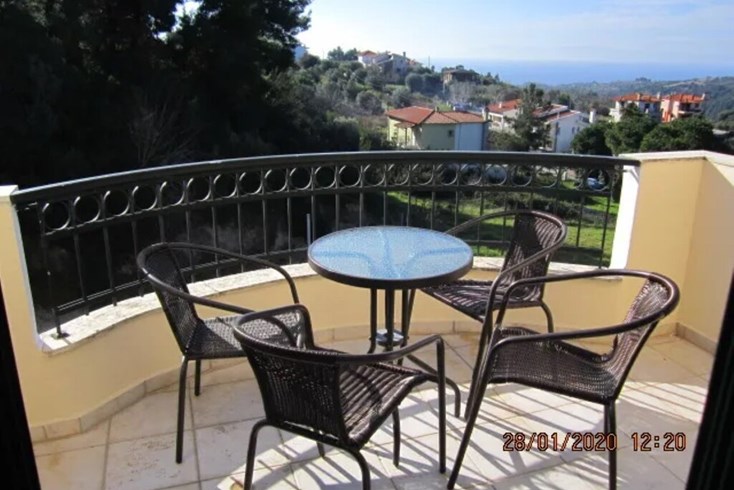 Realty photo 1