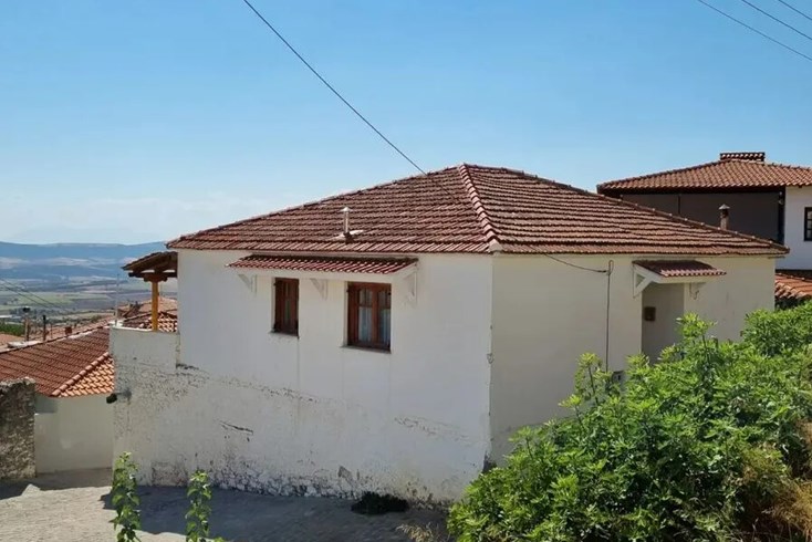 Realty photo 1