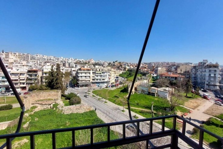 Realty photo 2