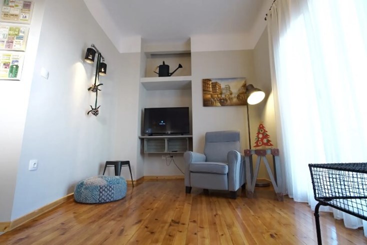 Realty photo 2