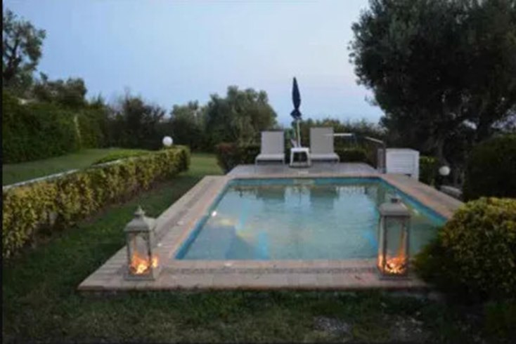 Realty photo 2