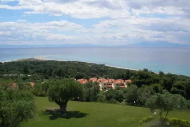 Realty photo 3