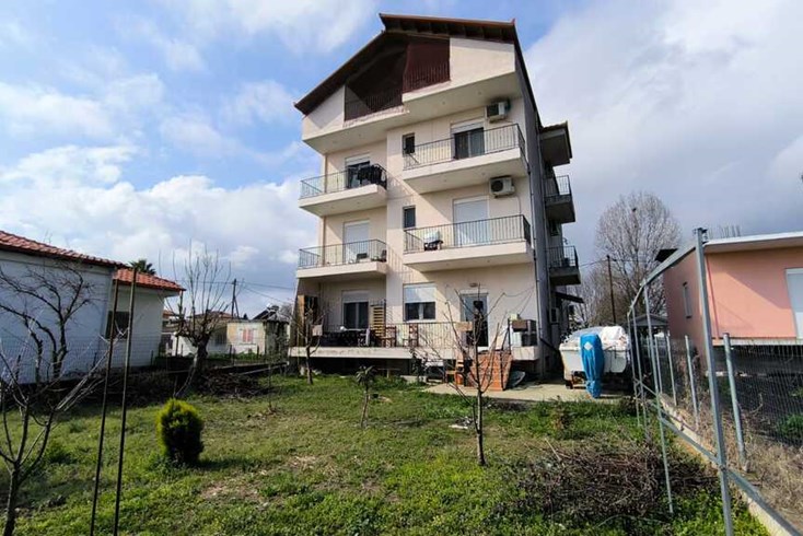 Realty photo 2