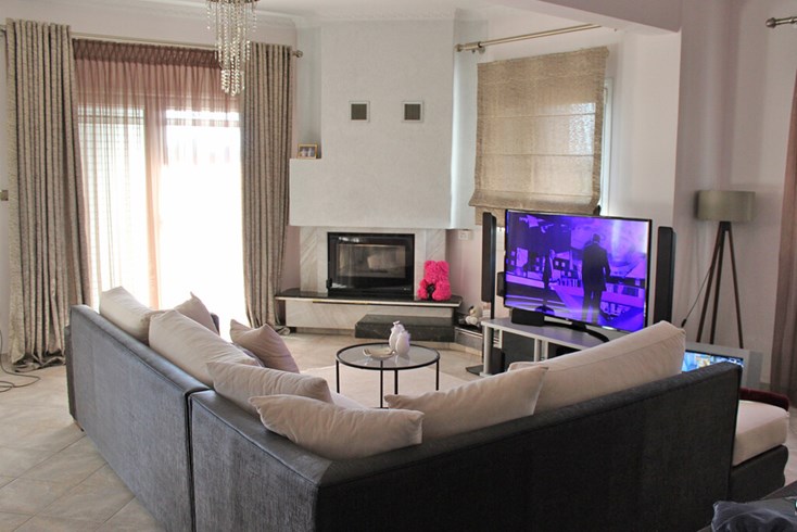Realty photo 3