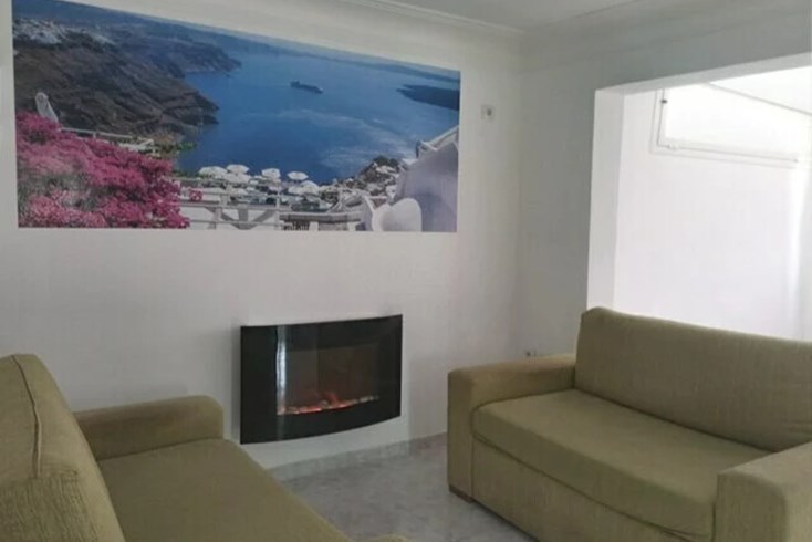 Realty photo 2