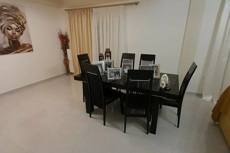 Realty photo 2