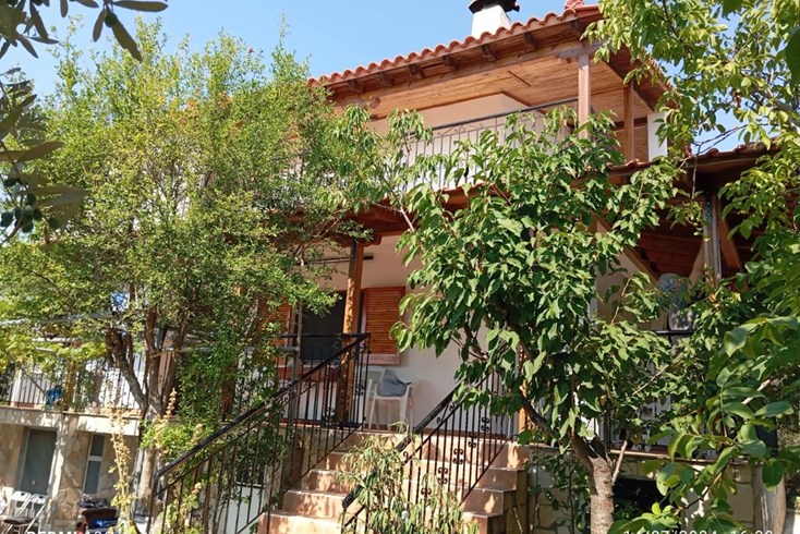 Realty photo 2