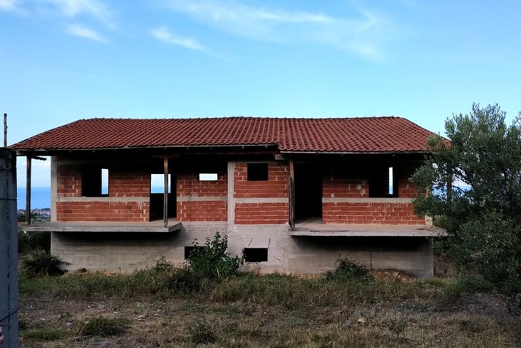 Realty photo 1