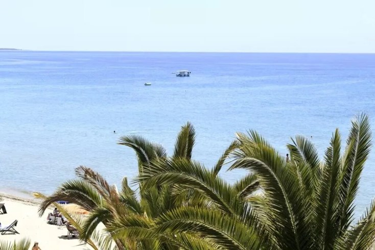 Realty photo 3