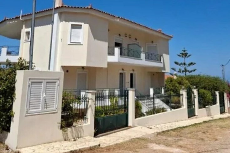 Realty photo 2
