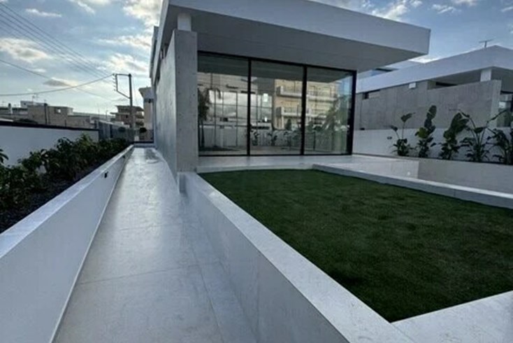Realty photo 3