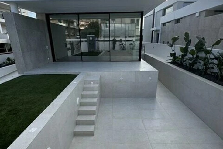 Realty photo 1
