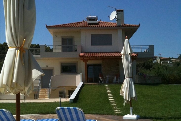 Realty photo 3