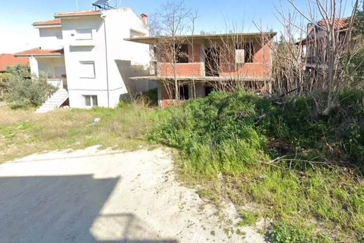 Realty photo 2