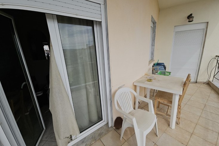 Realty photo 1