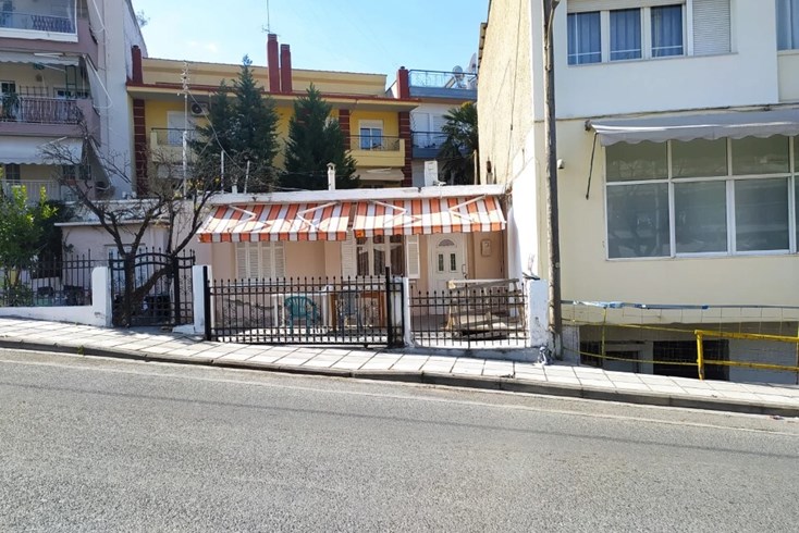 Realty photo 1