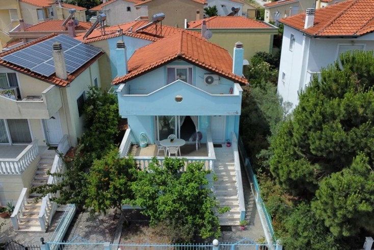 Realty photo 2