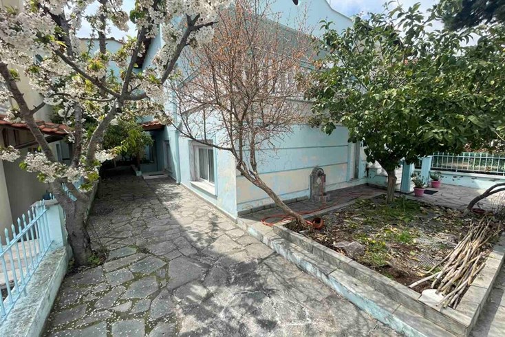 Realty photo 3