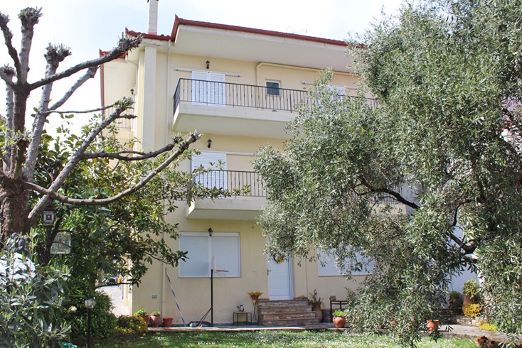Realty photo 3