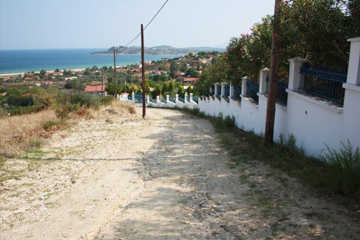 Realty photo 3