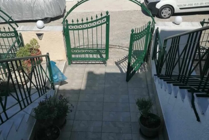 Realty photo 3