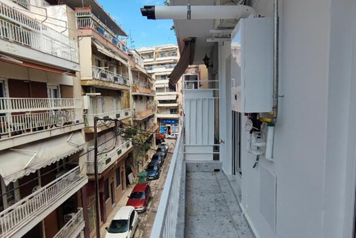 Realty photo 1