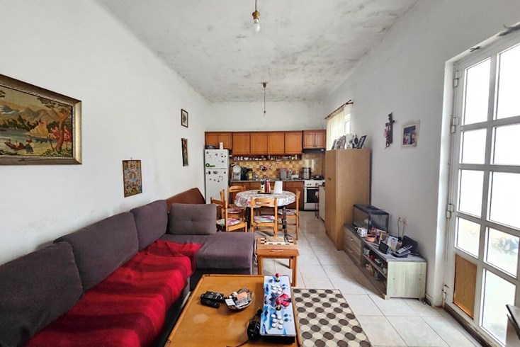 Realty photo 2