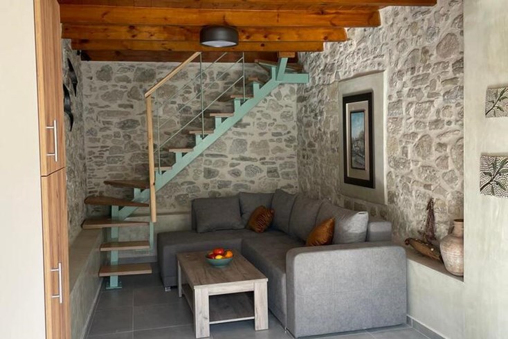 Realty photo 2