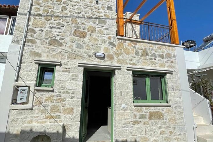Realty photo 1