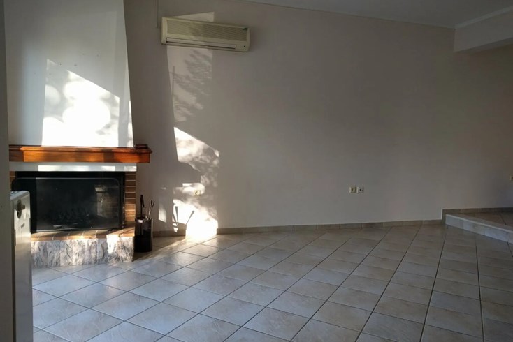 Realty photo 3