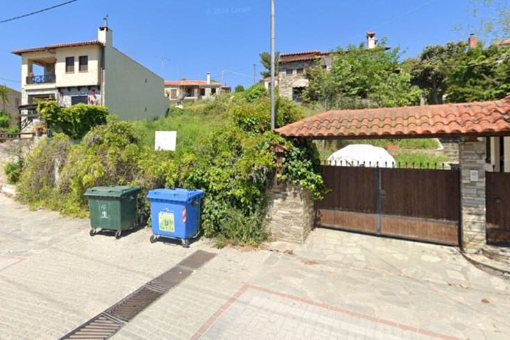 Realty photo 2