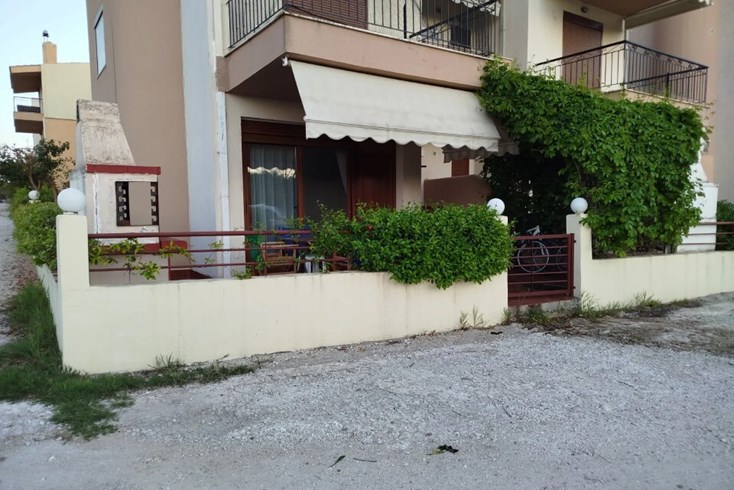 Realty photo 1