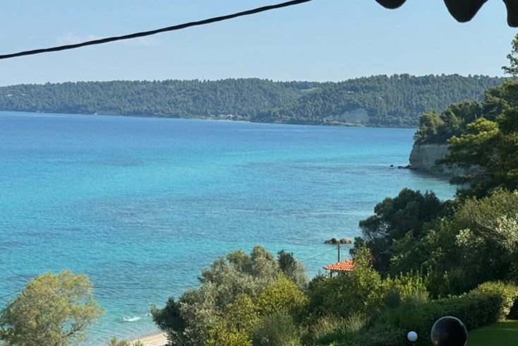 Realty photo 2