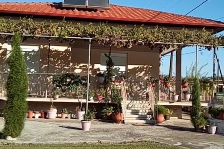 Realty photo 2