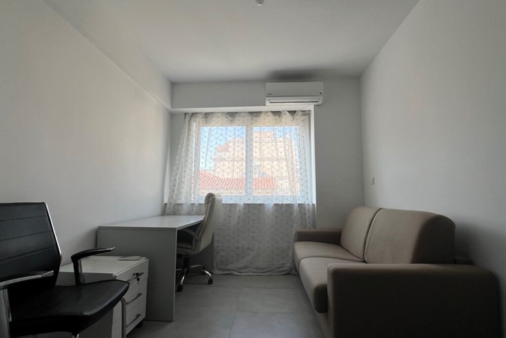 Realty photo 3