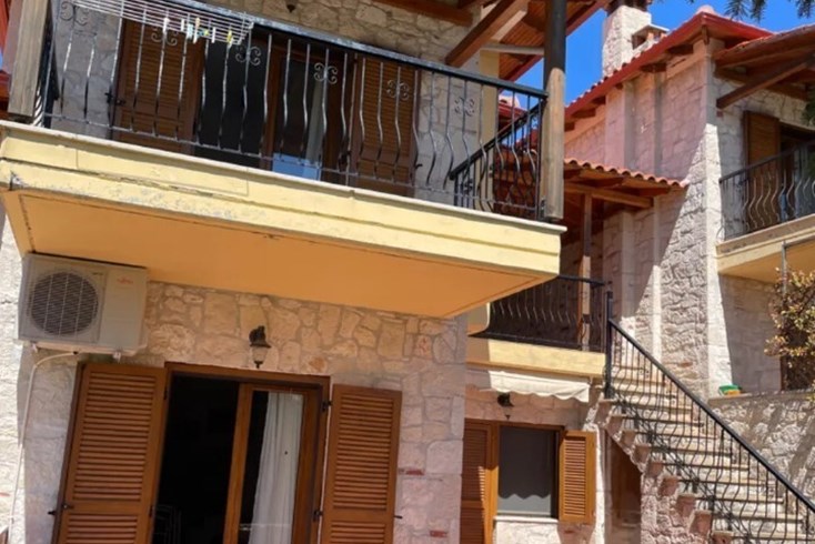 Realty photo 2