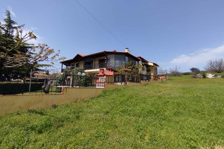 Realty photo 3