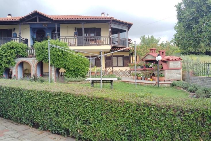 Realty photo 2