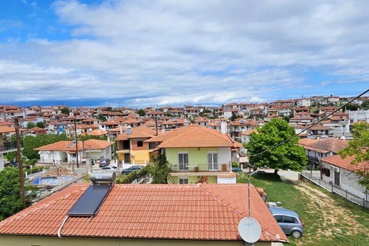 Realty photo 1