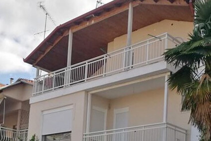 Realty photo 1