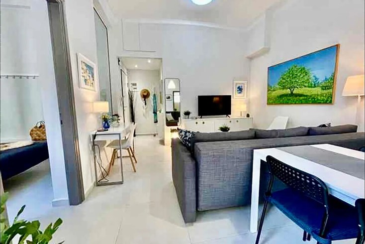 Realty photo 3